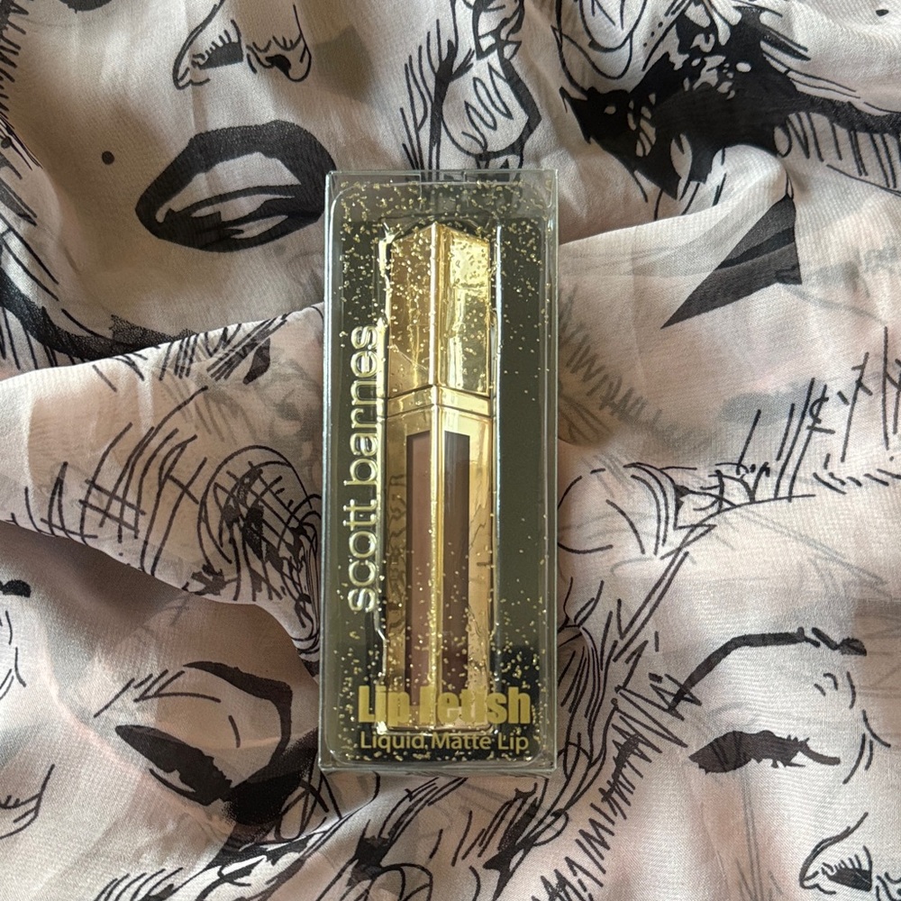 Scott Barnes Lip Fetish Liquid Matte Lip Gloss - Gold and Brown, Facts